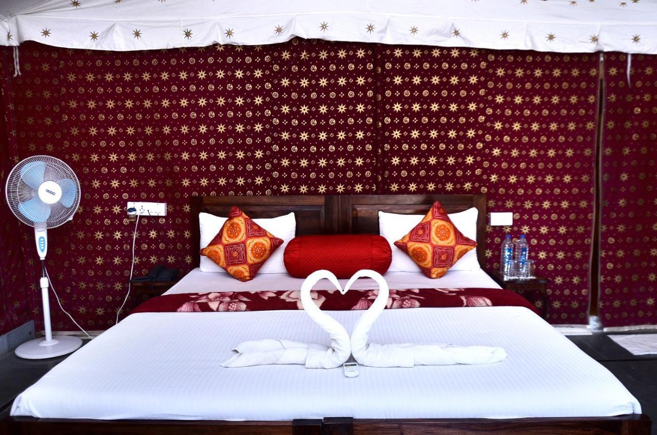 กุมภาล พาเลซ แอนด์ รีสอร์ต Hotel คัมบาลกาห์ ภายนอก รูปภาพ