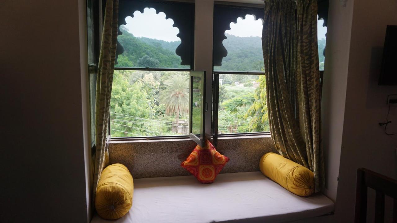 กุมภาล พาเลซ แอนด์ รีสอร์ต Hotel คัมบาลกาห์ ภายนอก รูปภาพ
