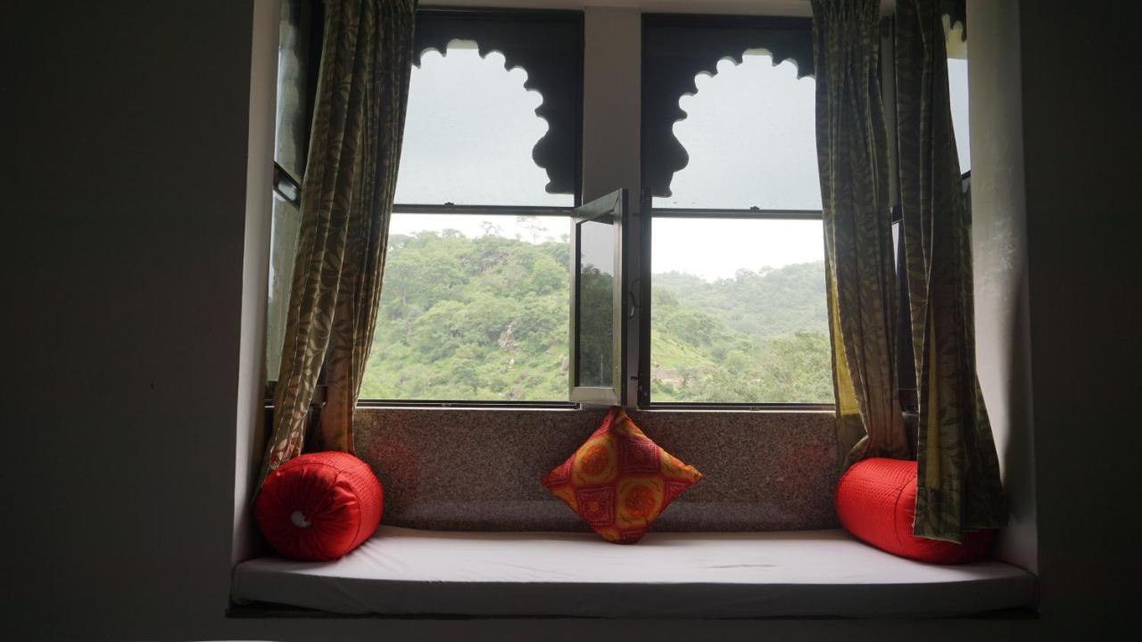 กุมภาล พาเลซ แอนด์ รีสอร์ต Hotel คัมบาลกาห์ ภายนอก รูปภาพ