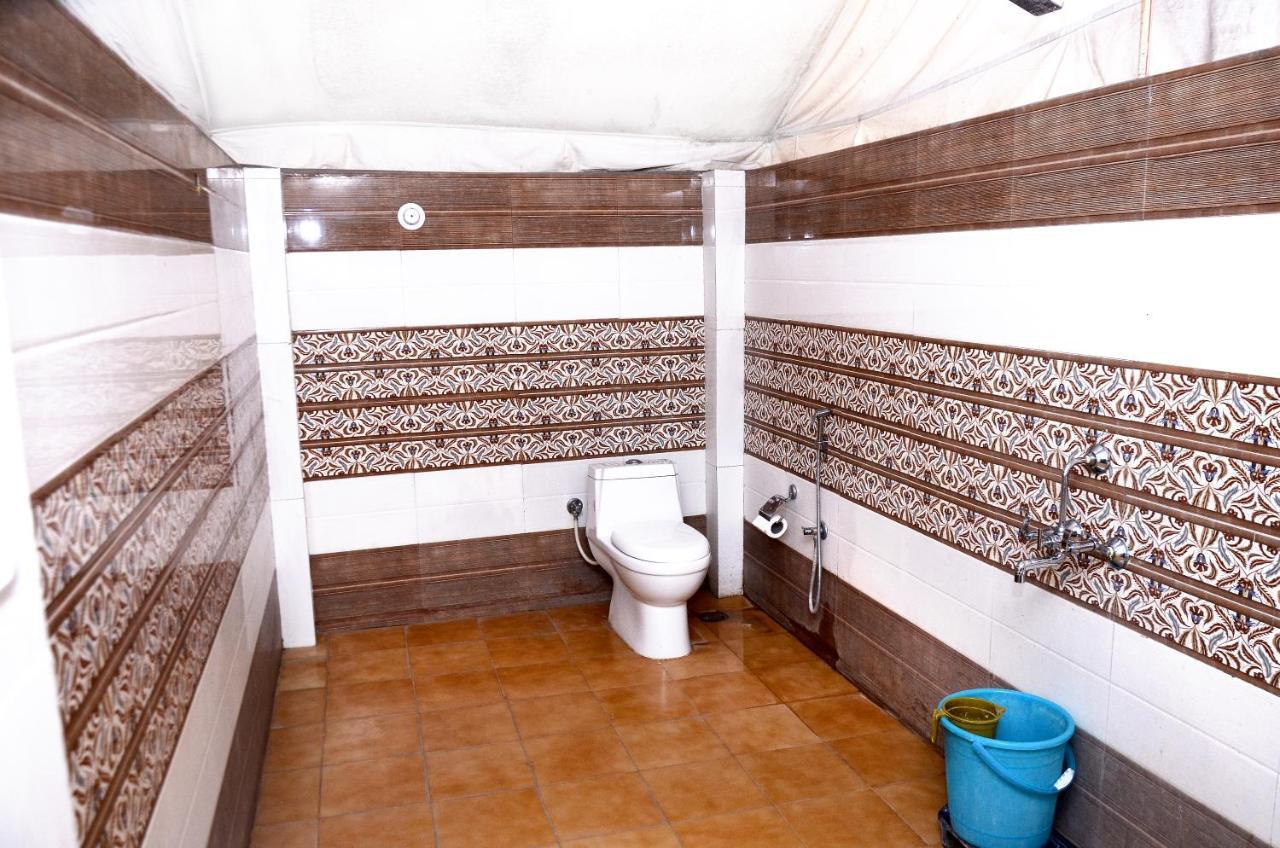 กุมภาล พาเลซ แอนด์ รีสอร์ต Hotel คัมบาลกาห์ ภายนอก รูปภาพ